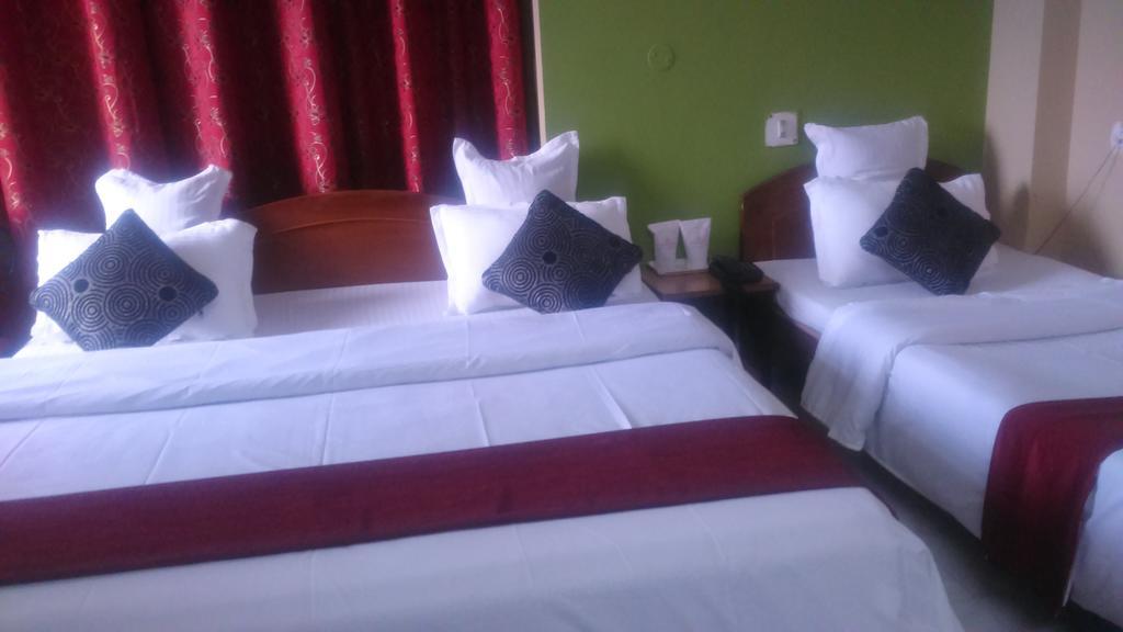 Breeze Hotel Siliguri Pokoj fotografie