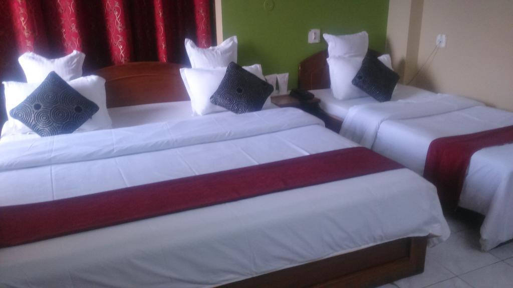 Breeze Hotel Siliguri Pokoj fotografie