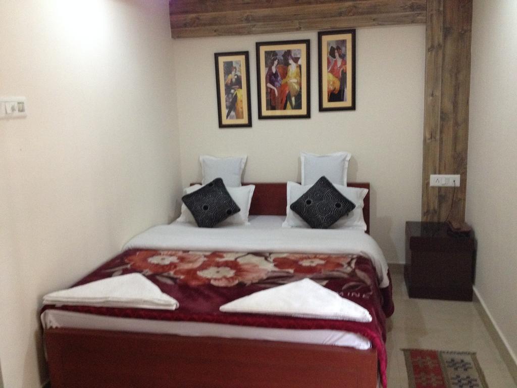Breeze Hotel Siliguri Pokoj fotografie